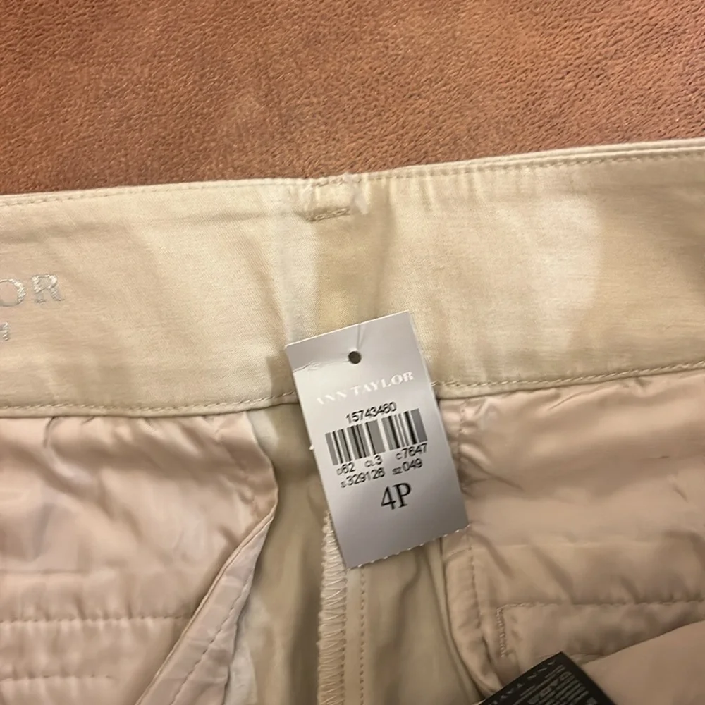 Ann Taylor BoardWalk Shorts, Size 4P, Tan, 98% Cotton, 2% Spandex, NWT